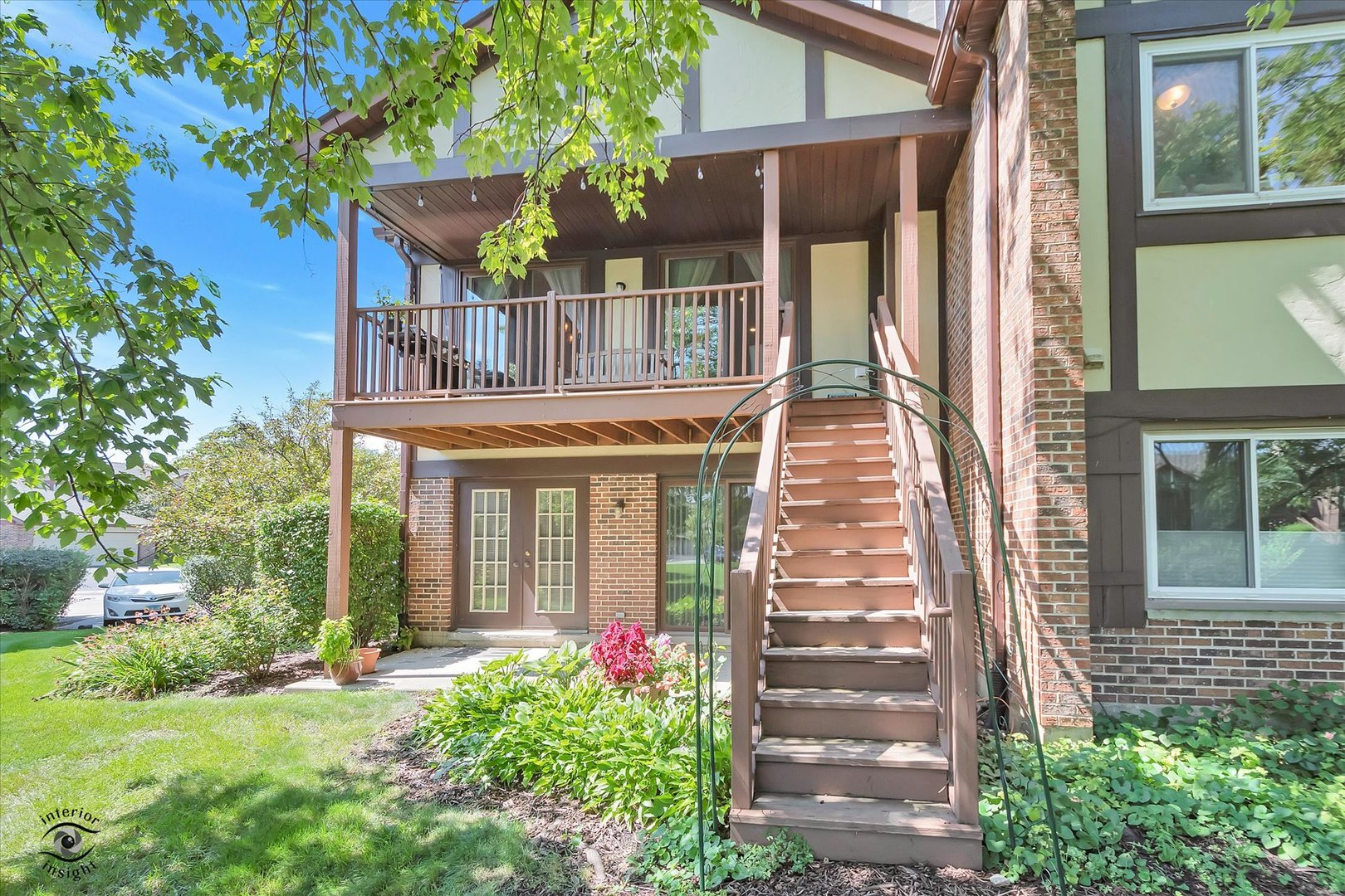423 Ramblewood Drive #D, Glen Ellyn, IL 60137