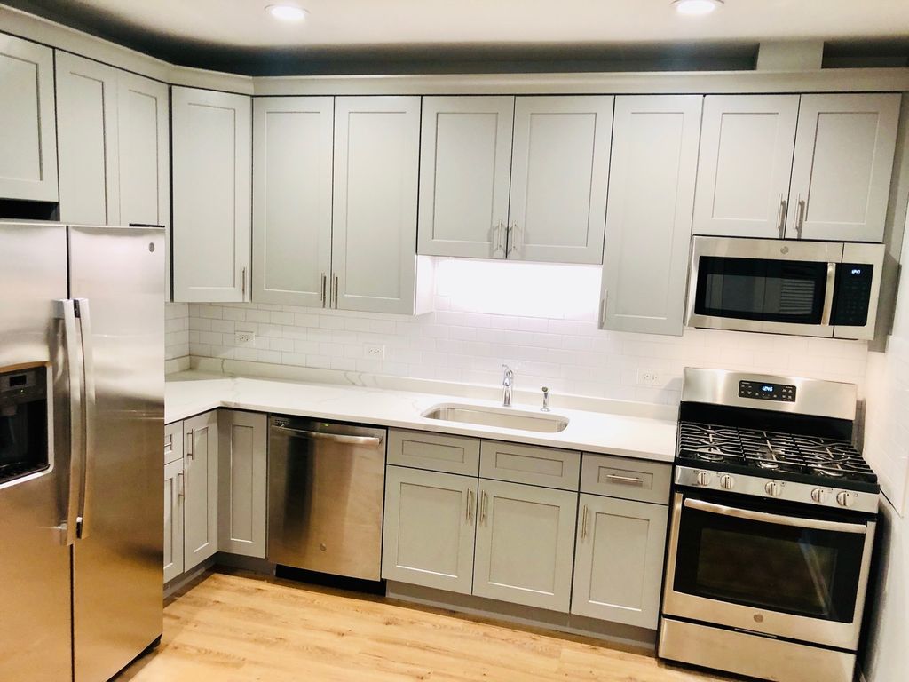 1450 W TAYLOR Street #2, Chicago, IL 60607