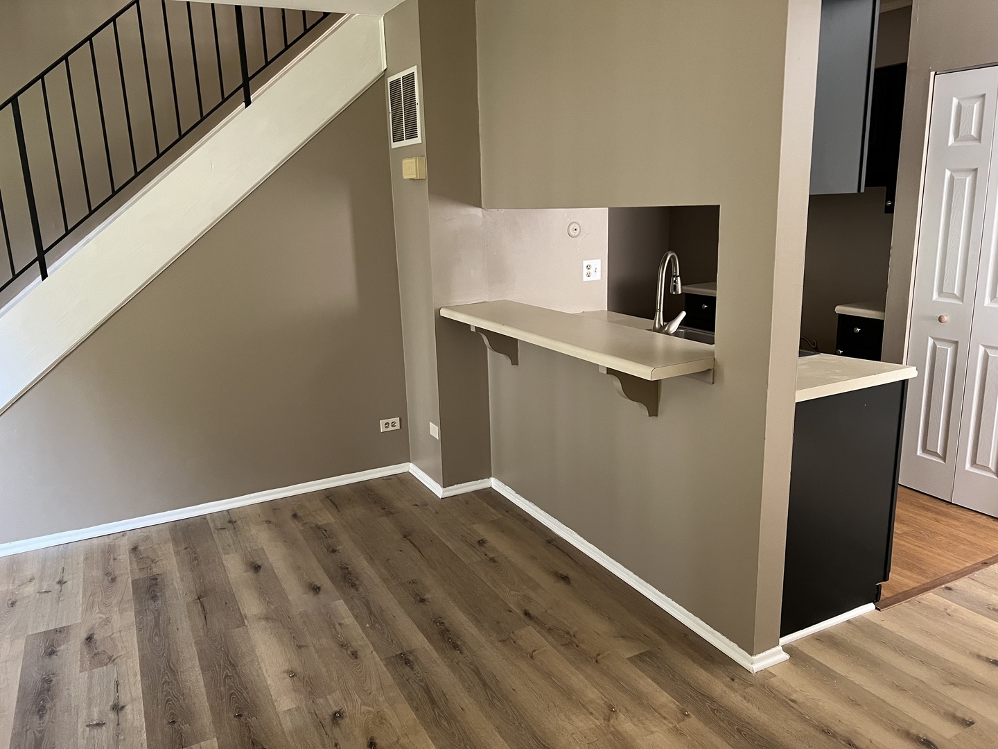2664 Woodview Court #2664, Waukegan, IL 60087