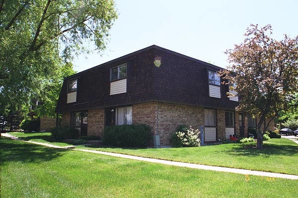 2664 Woodview Court #2664, Waukegan, IL 60087