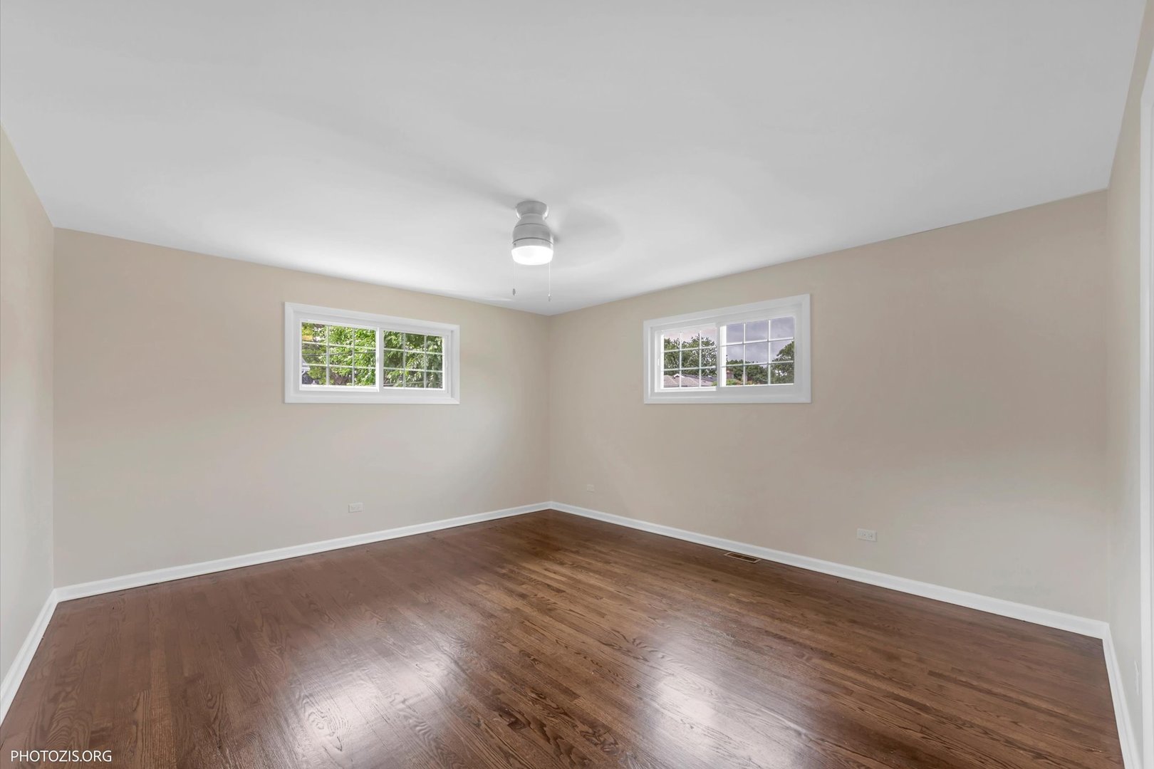1501 E BARBERRY Lane, Mount Prospect, IL 60056