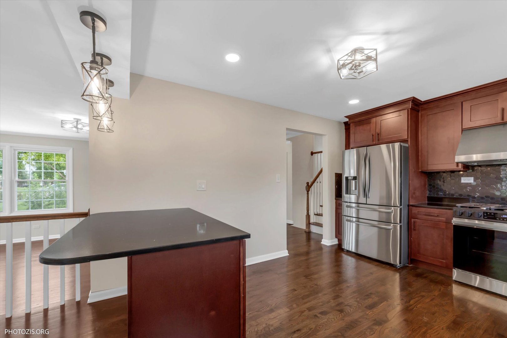1501 E BARBERRY Lane, Mount Prospect, IL 60056
