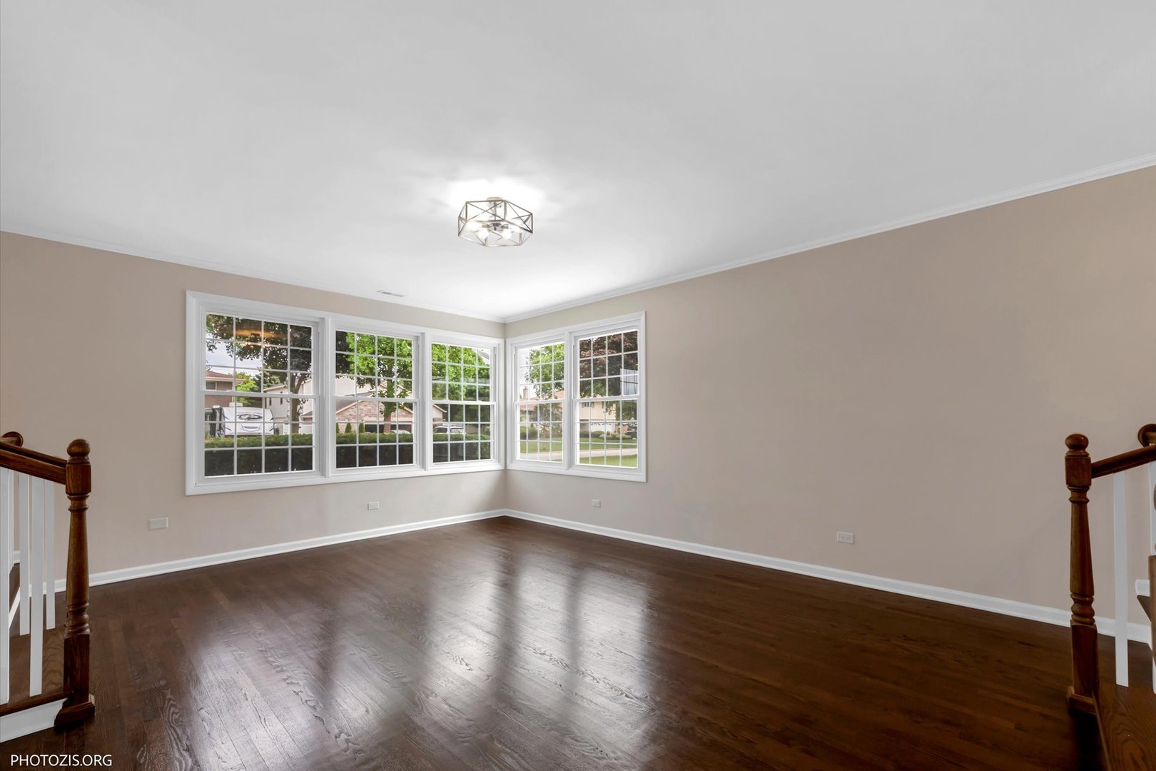 1501 E BARBERRY Lane, Mount Prospect, IL 60056
