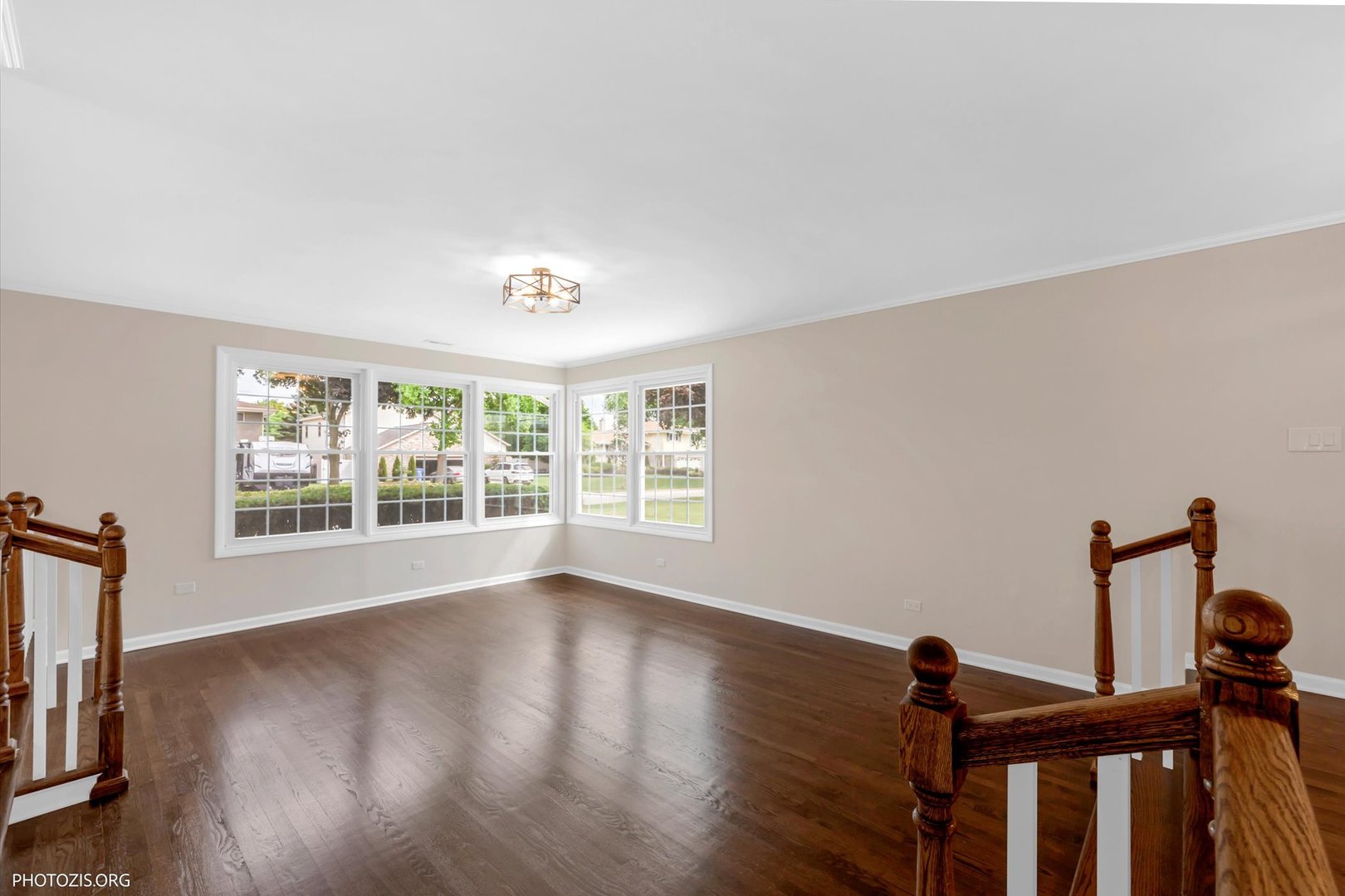 1501 E BARBERRY Lane, Mount Prospect, IL 60056