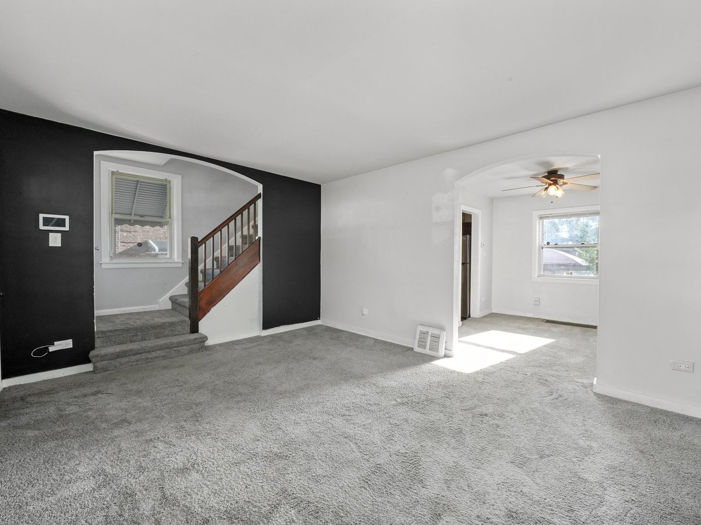 327 Geneva Avenue, Bellwood, IL 60104