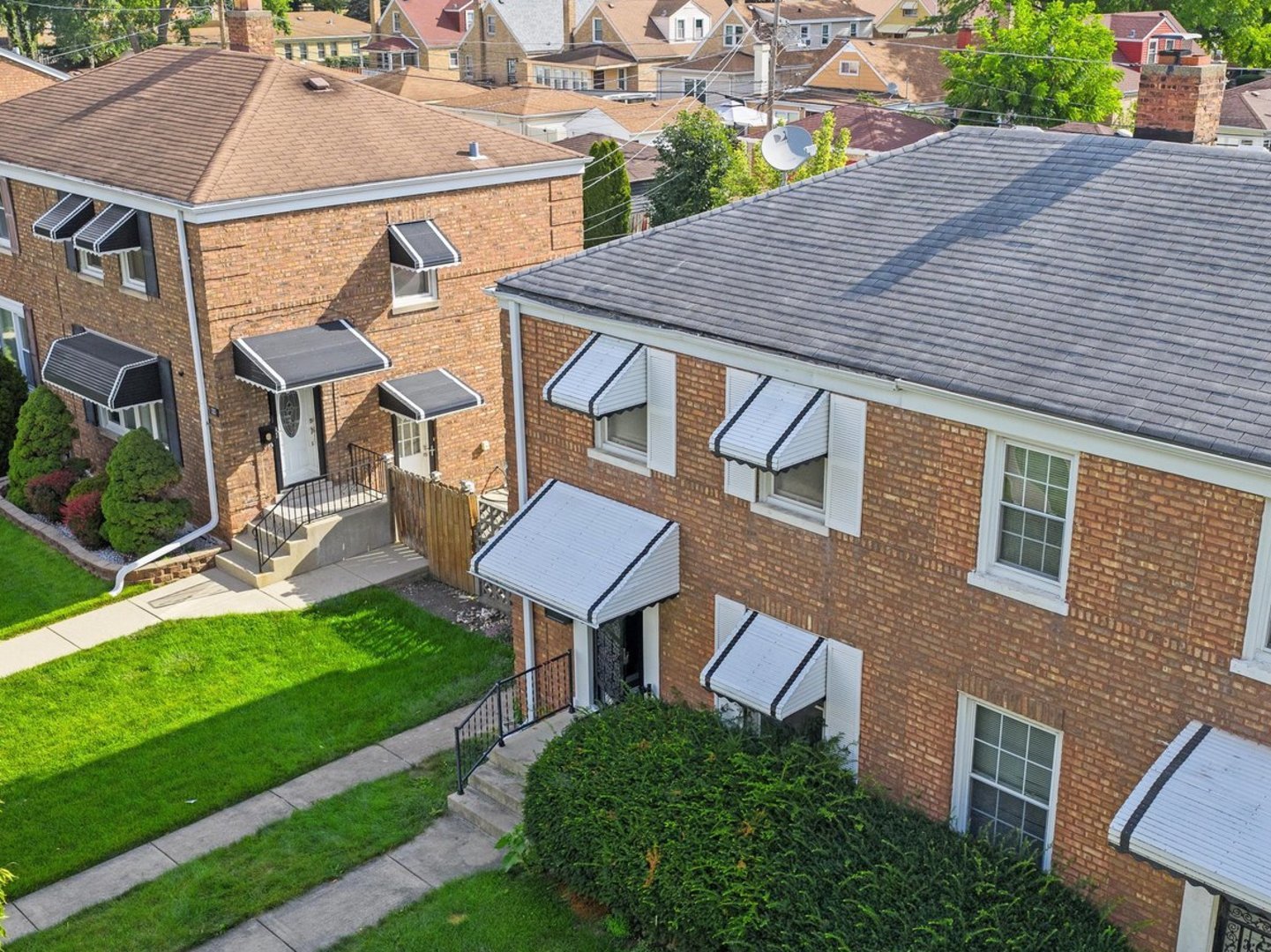 327 Geneva Avenue, Bellwood, IL 60104