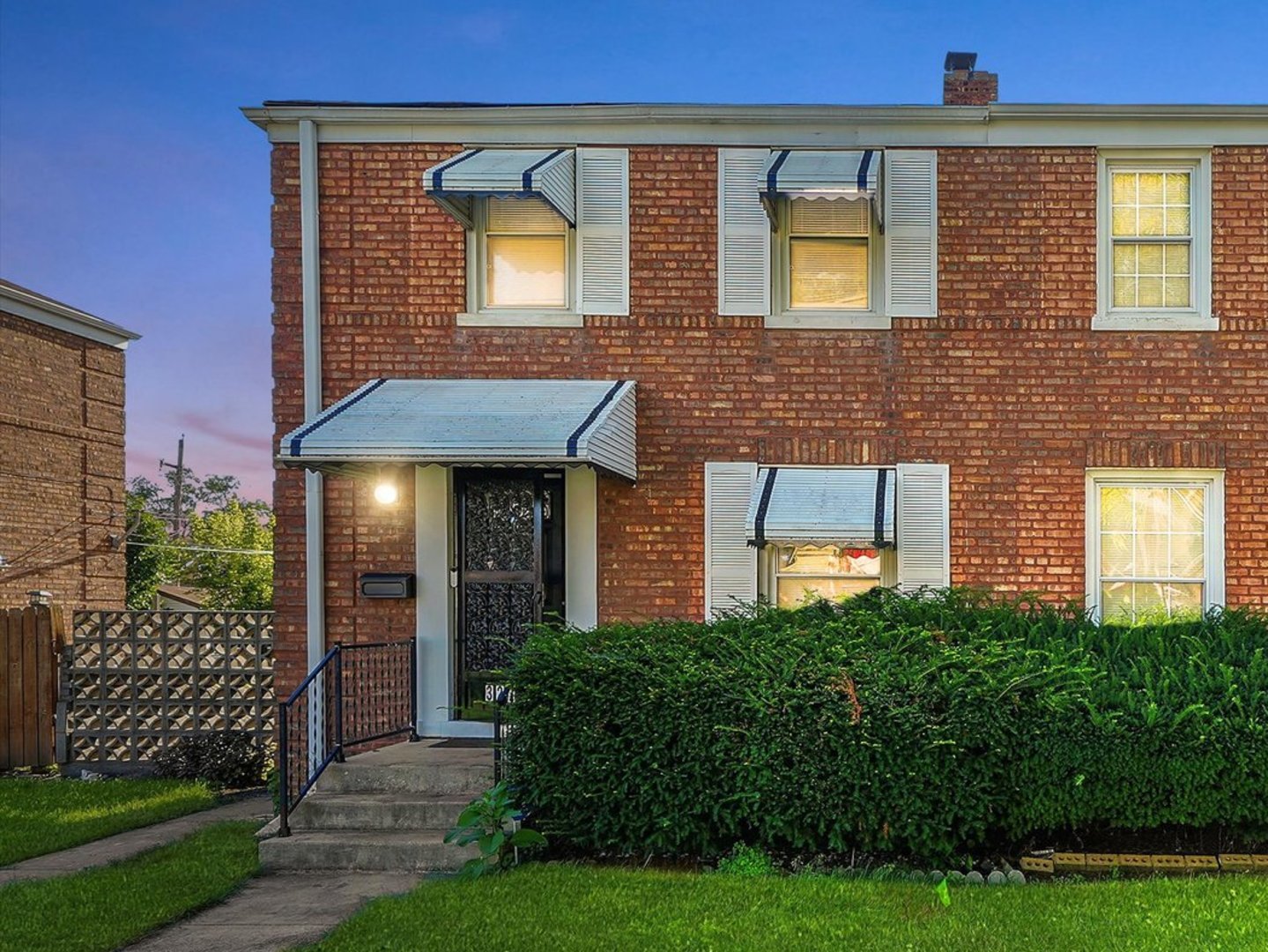 327 Geneva Avenue, Bellwood, IL 60104