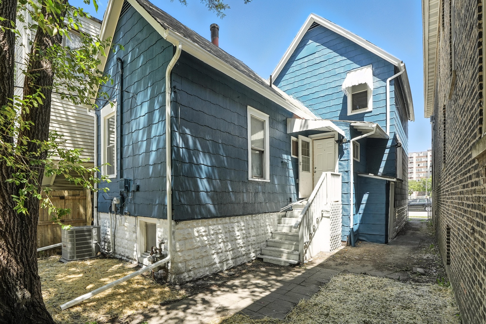 4722 Tod Avenue, East Chicago, IN 46312