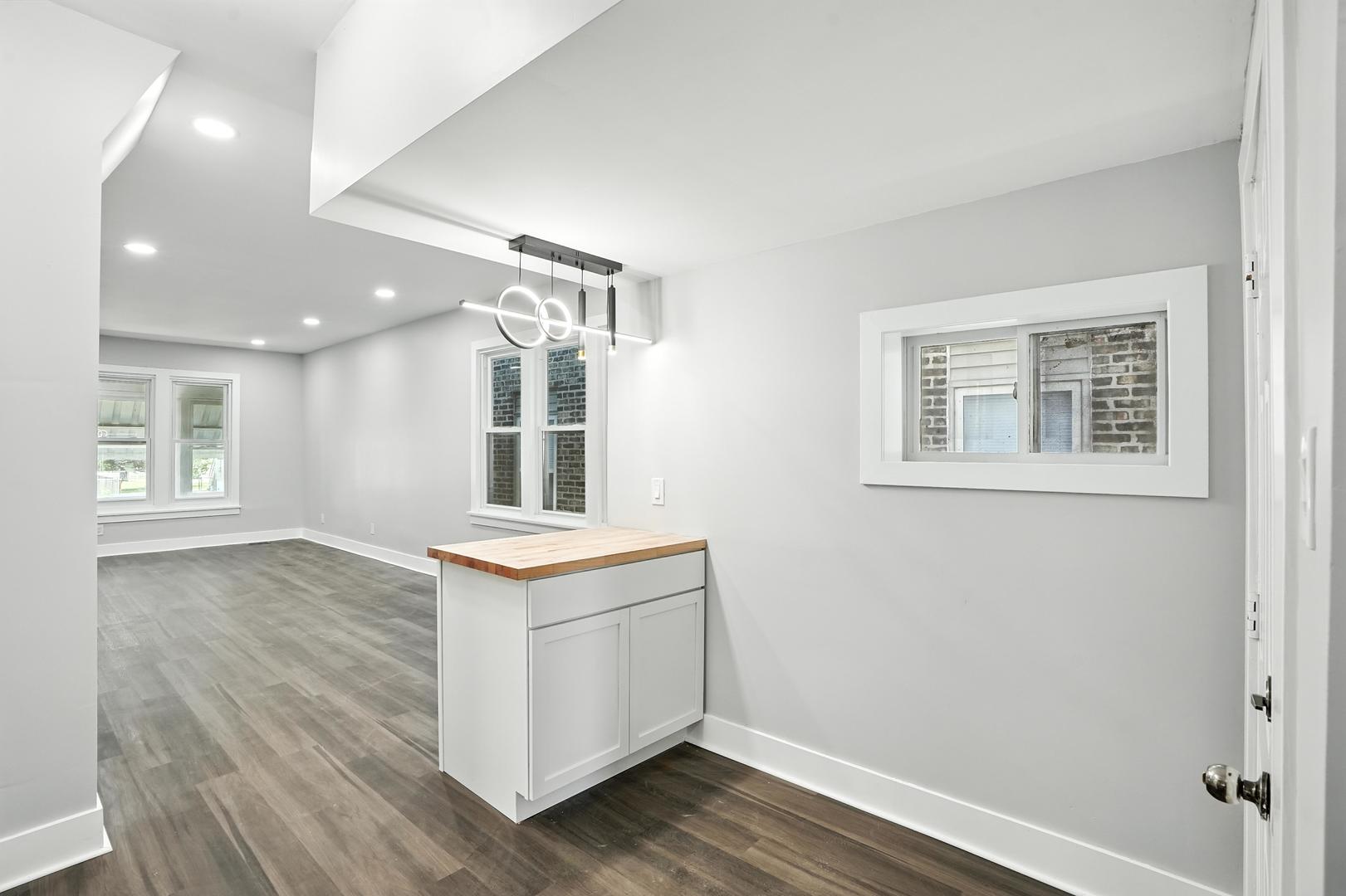 4722 Tod Avenue, East Chicago, IN 46312