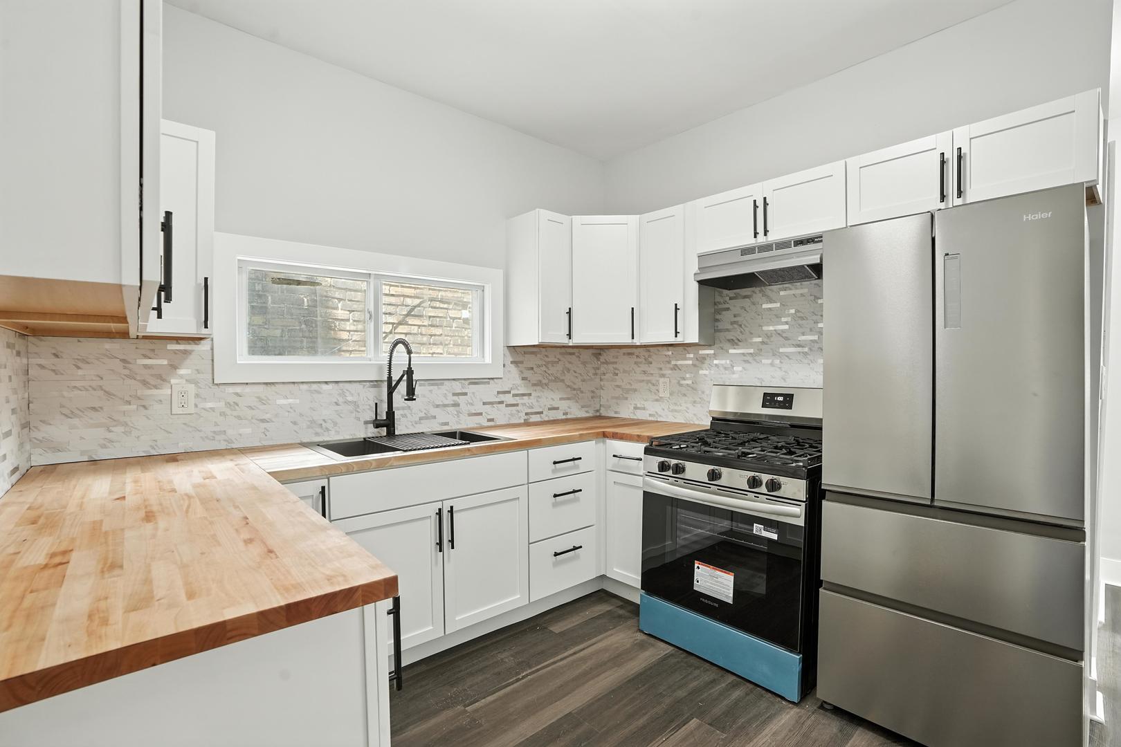 4722 Tod Avenue, East Chicago, IN 46312