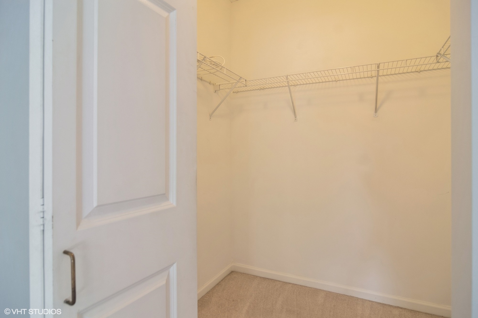 110 N Milwaukee Avenue #208, Wheeling, IL 60090
