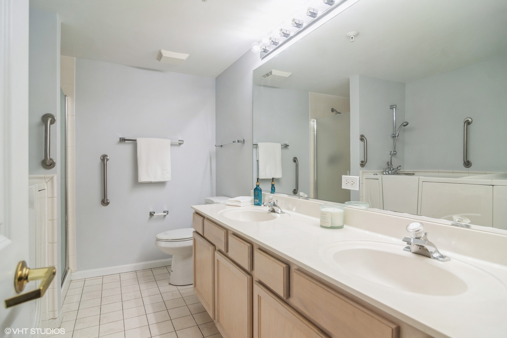 110 N Milwaukee Avenue #208, Wheeling, IL 60090