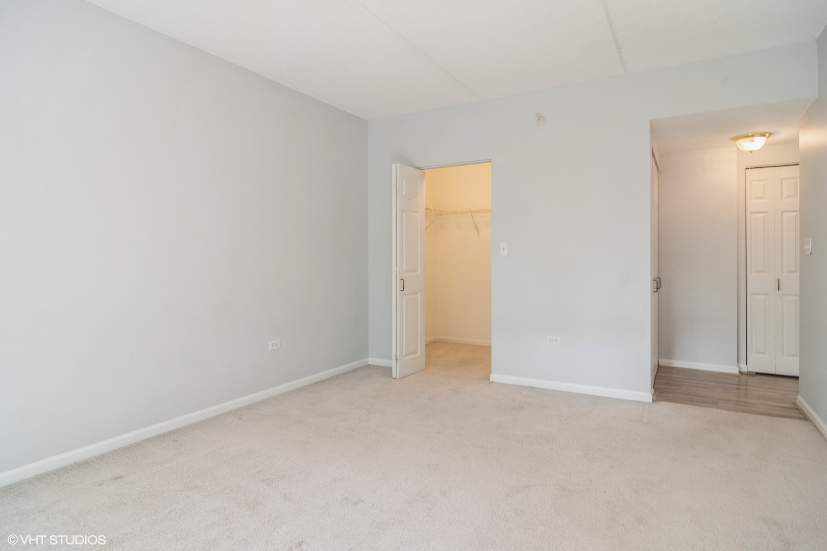 110 N Milwaukee Avenue #208, Wheeling, IL 60090