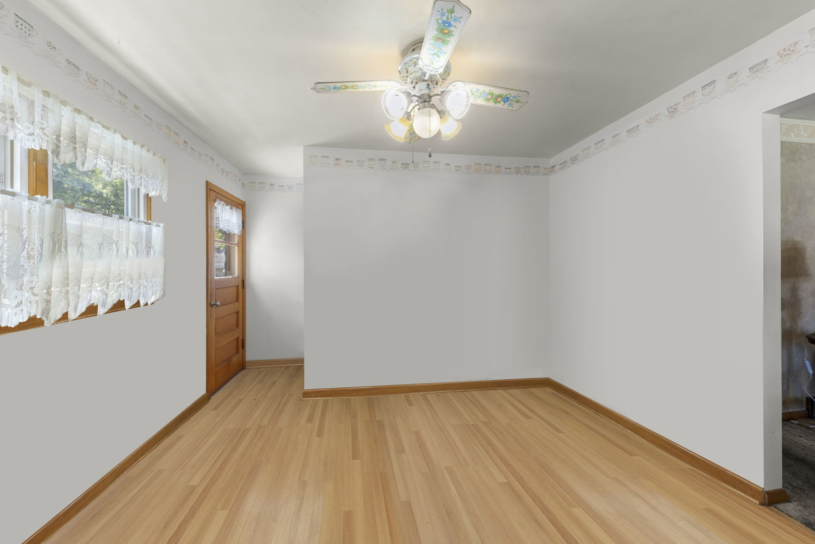 428 S Warwick Avenue, Westmont, IL 60559