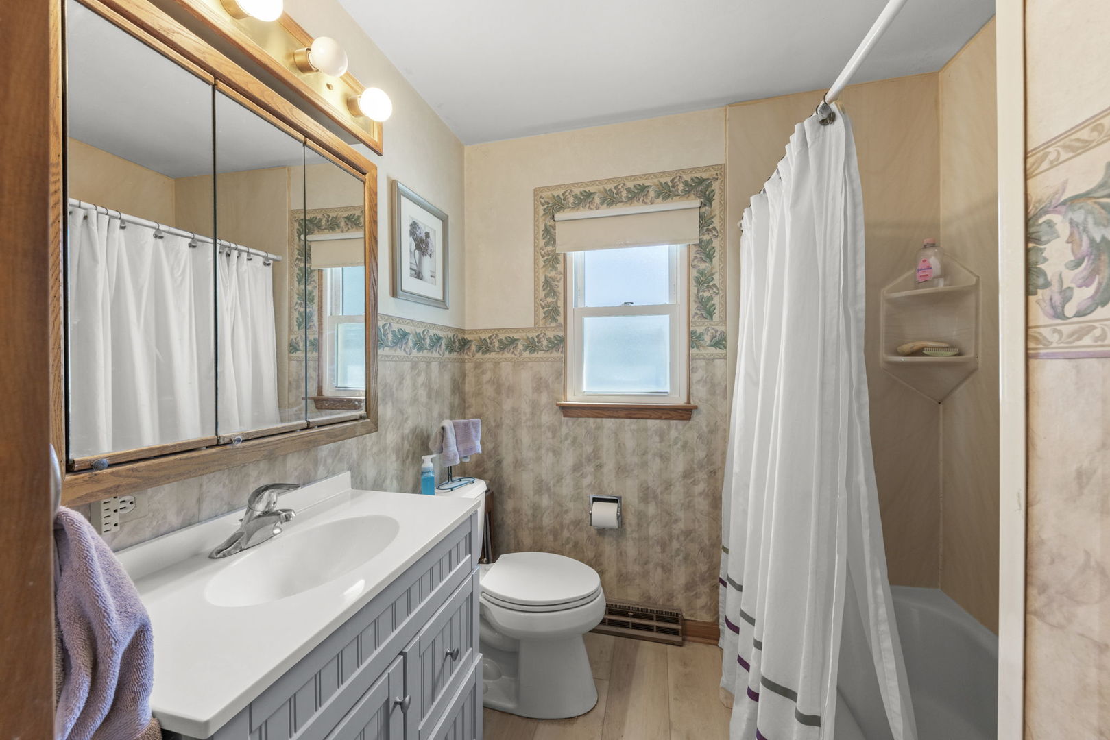 428 S Warwick Avenue, Westmont, IL 60559