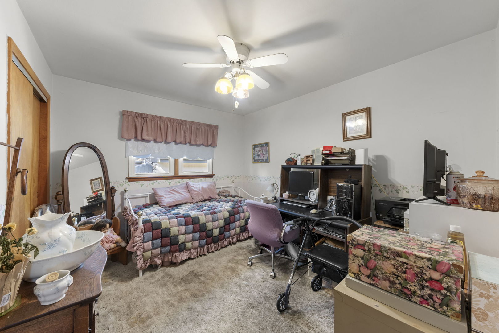 428 S Warwick Avenue, Westmont, IL 60559