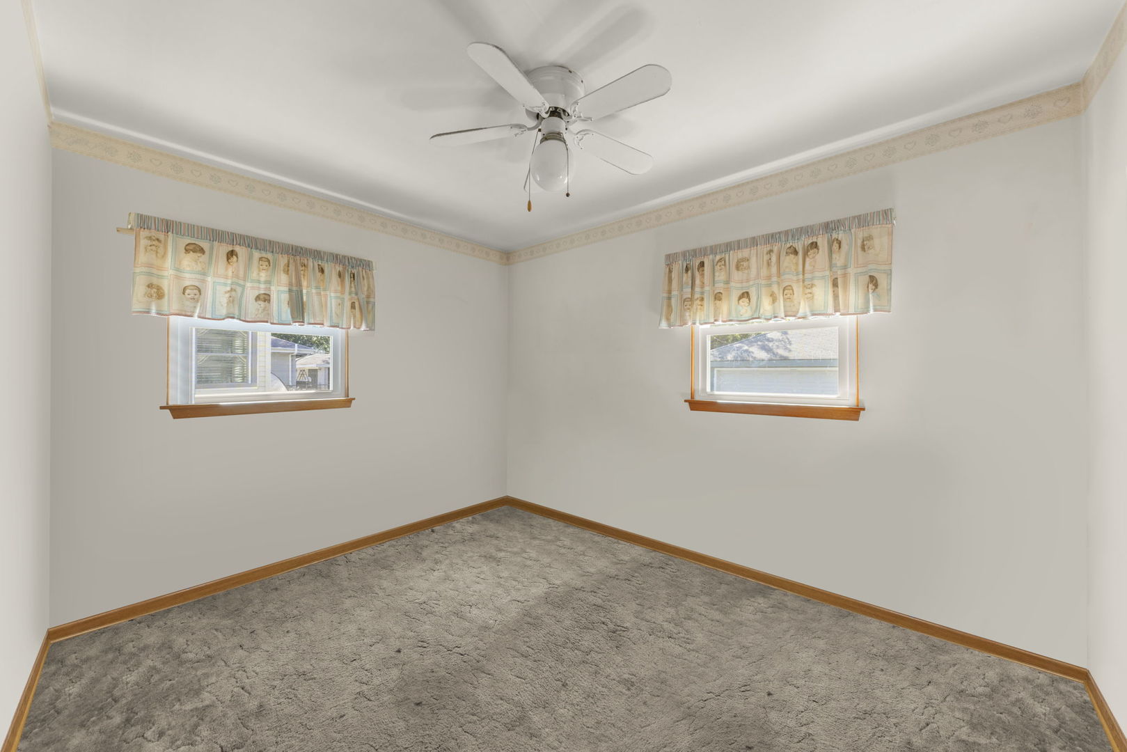 428 S Warwick Avenue, Westmont, IL 60559
