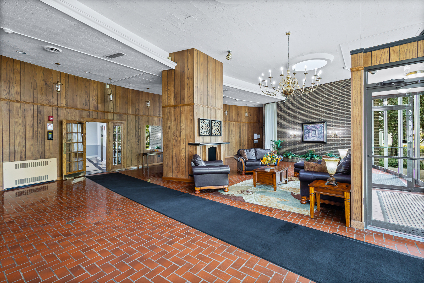 20 N TOWER Road #1N, Oak Brook, IL 60523