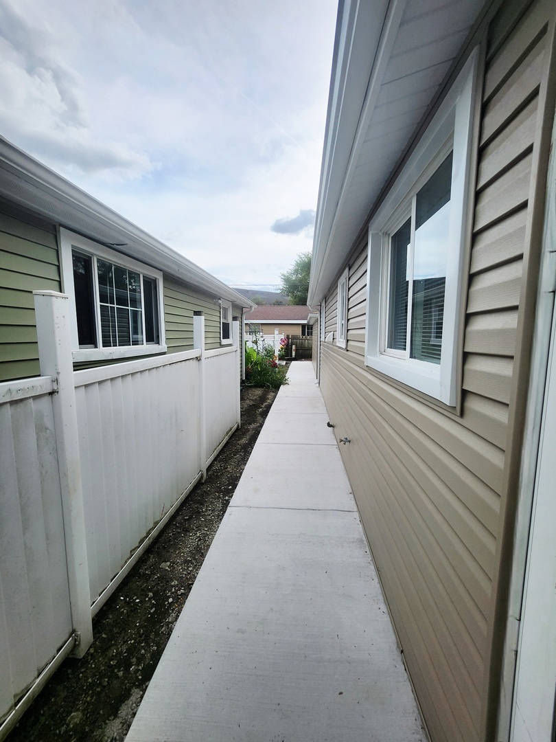 14049 S Claire Boulevard, Robbins, IL 60472