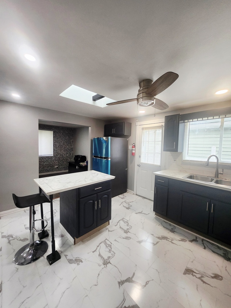 14049 S Claire Boulevard, Robbins, IL 60472