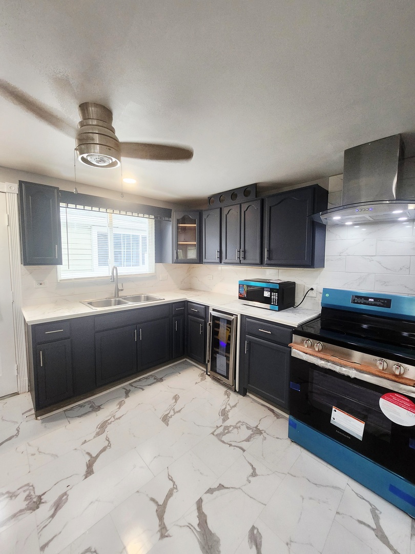 14049 S Claire Boulevard, Robbins, IL 60472