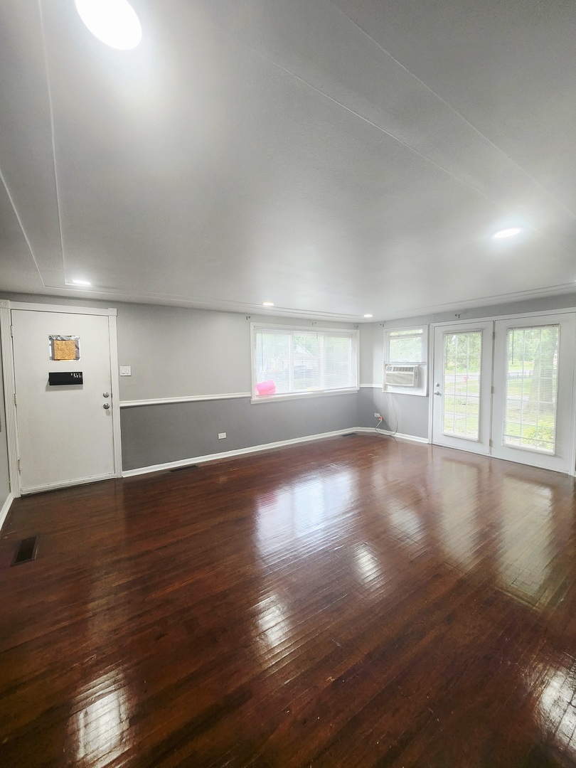 14049 S Claire Boulevard, Robbins, IL 60472