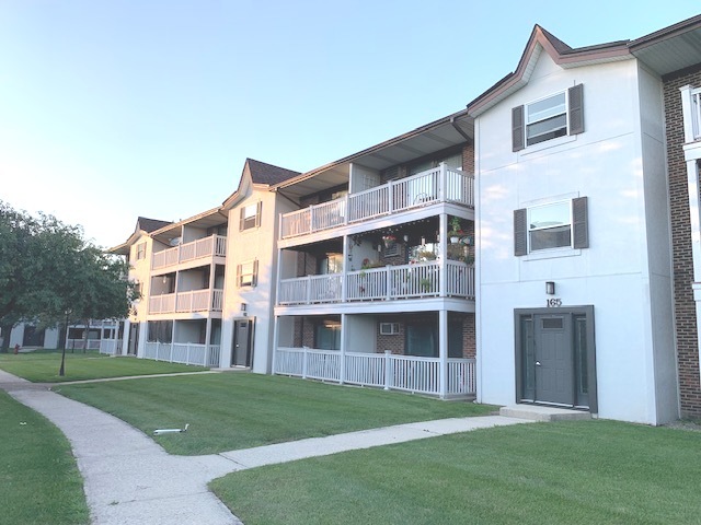 137 Gregory Street #9, Aurora, IL 60504