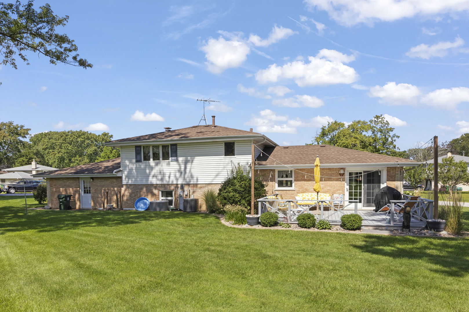 16401 Leslie Ann Drive, Tinley Park, IL 60477