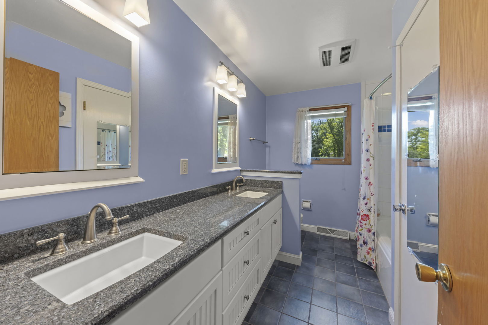 16401 Leslie Ann Drive, Tinley Park, IL 60477