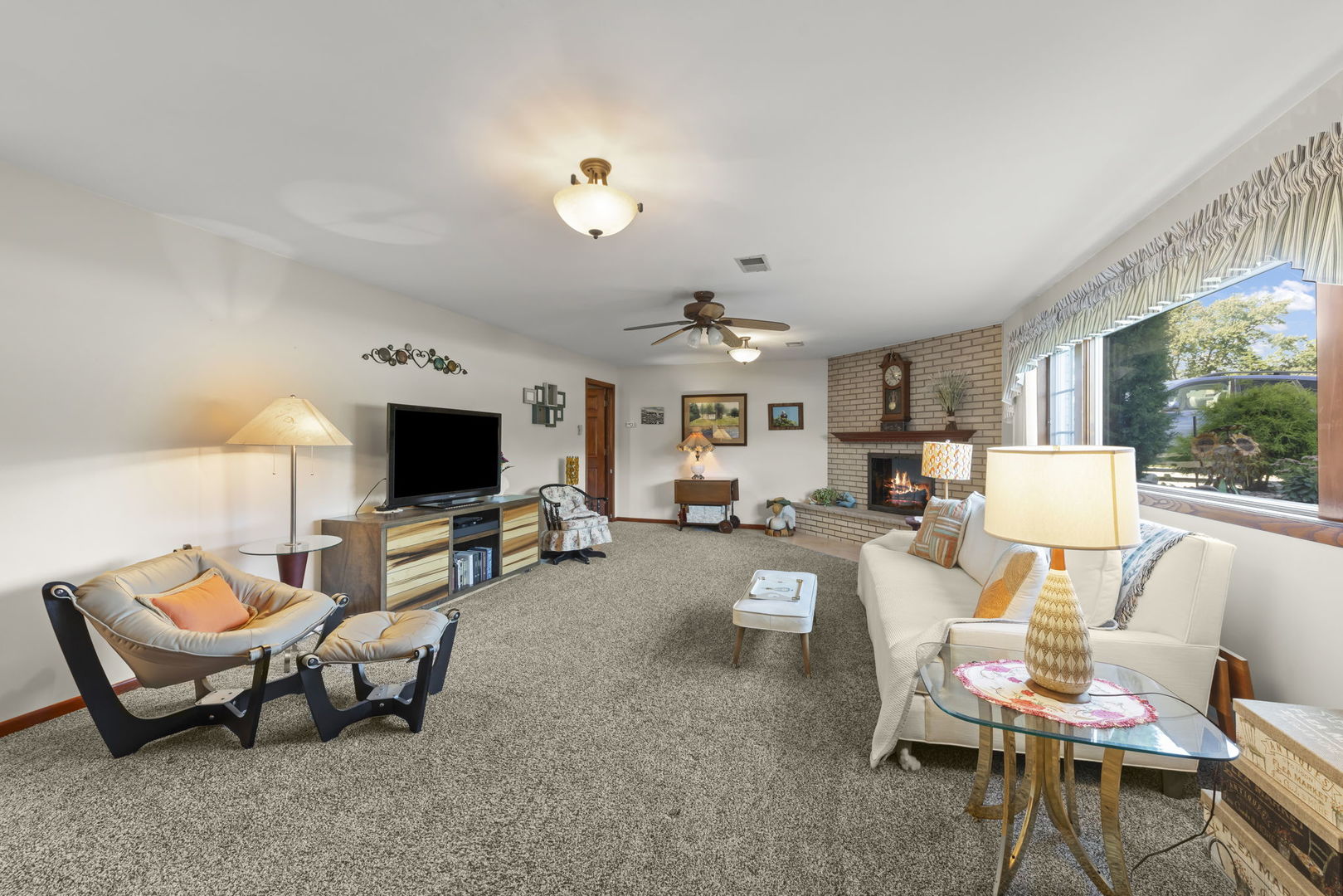 16401 Leslie Ann Drive, Tinley Park, IL 60477