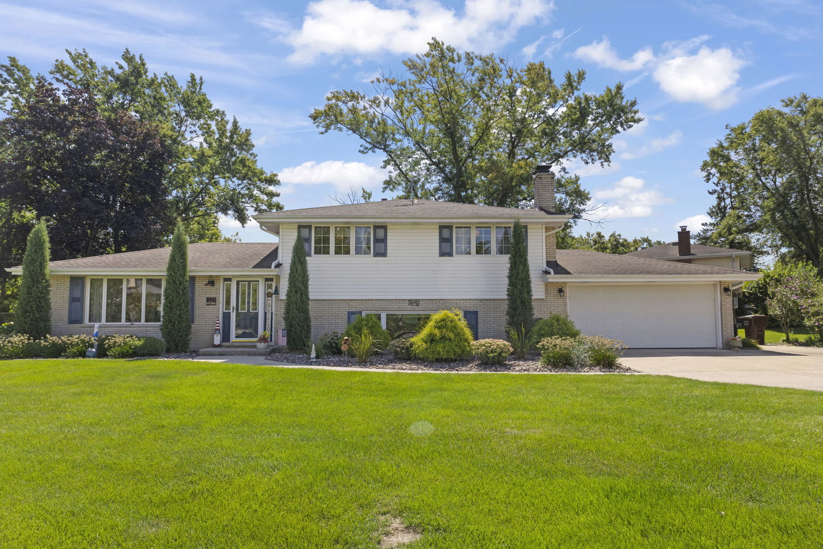 16401 Leslie Ann Drive, Tinley Park, IL 60477