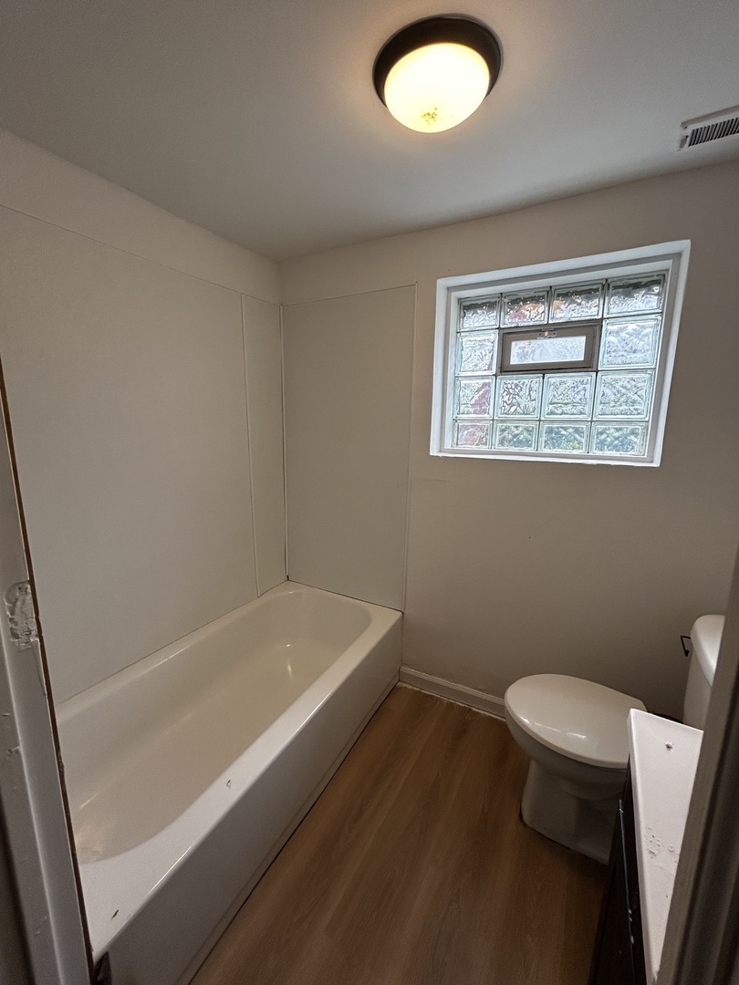 1041 W 104th Place, Chicago, IL 60643