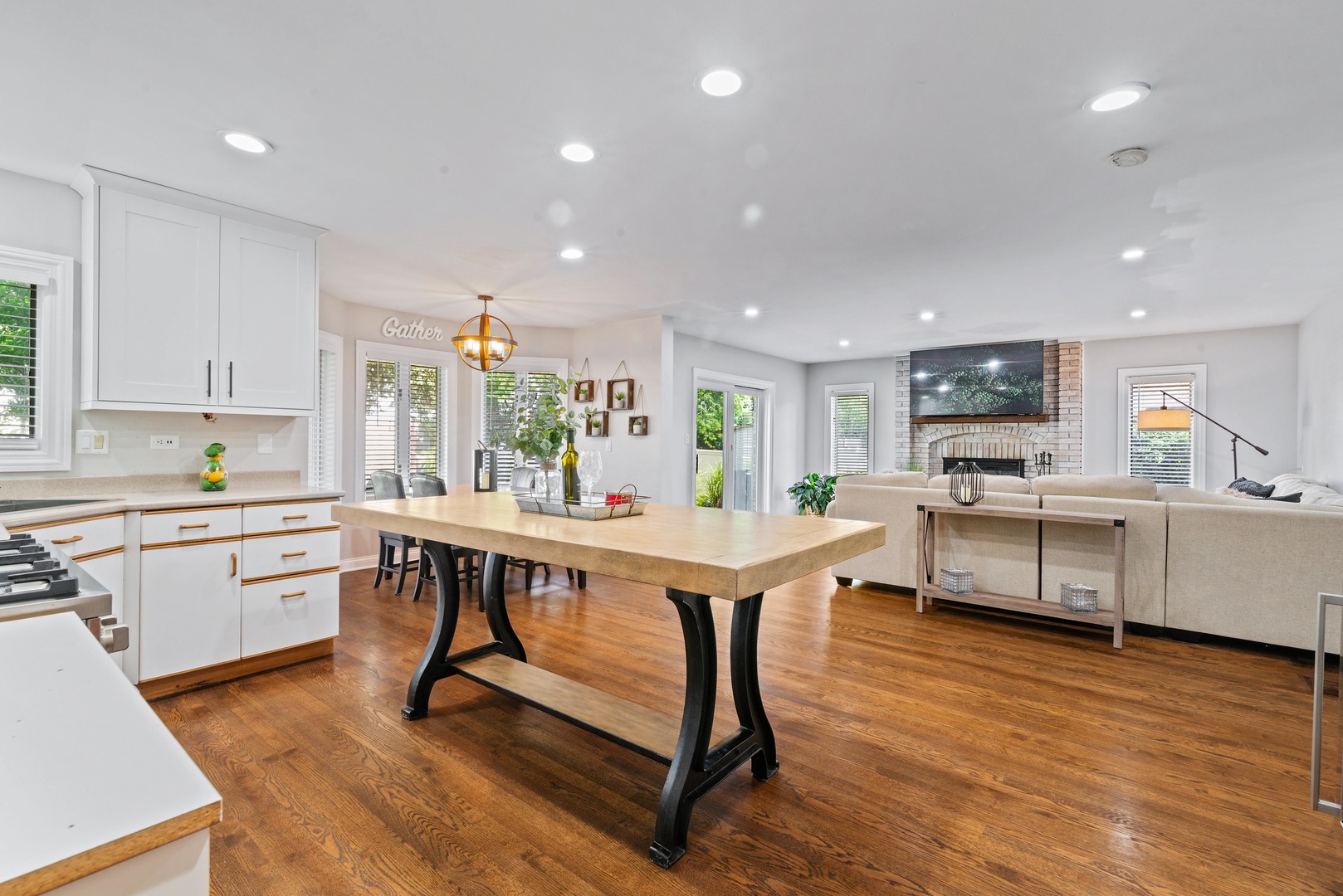 9704 W 56th Street, Countryside, IL 60525