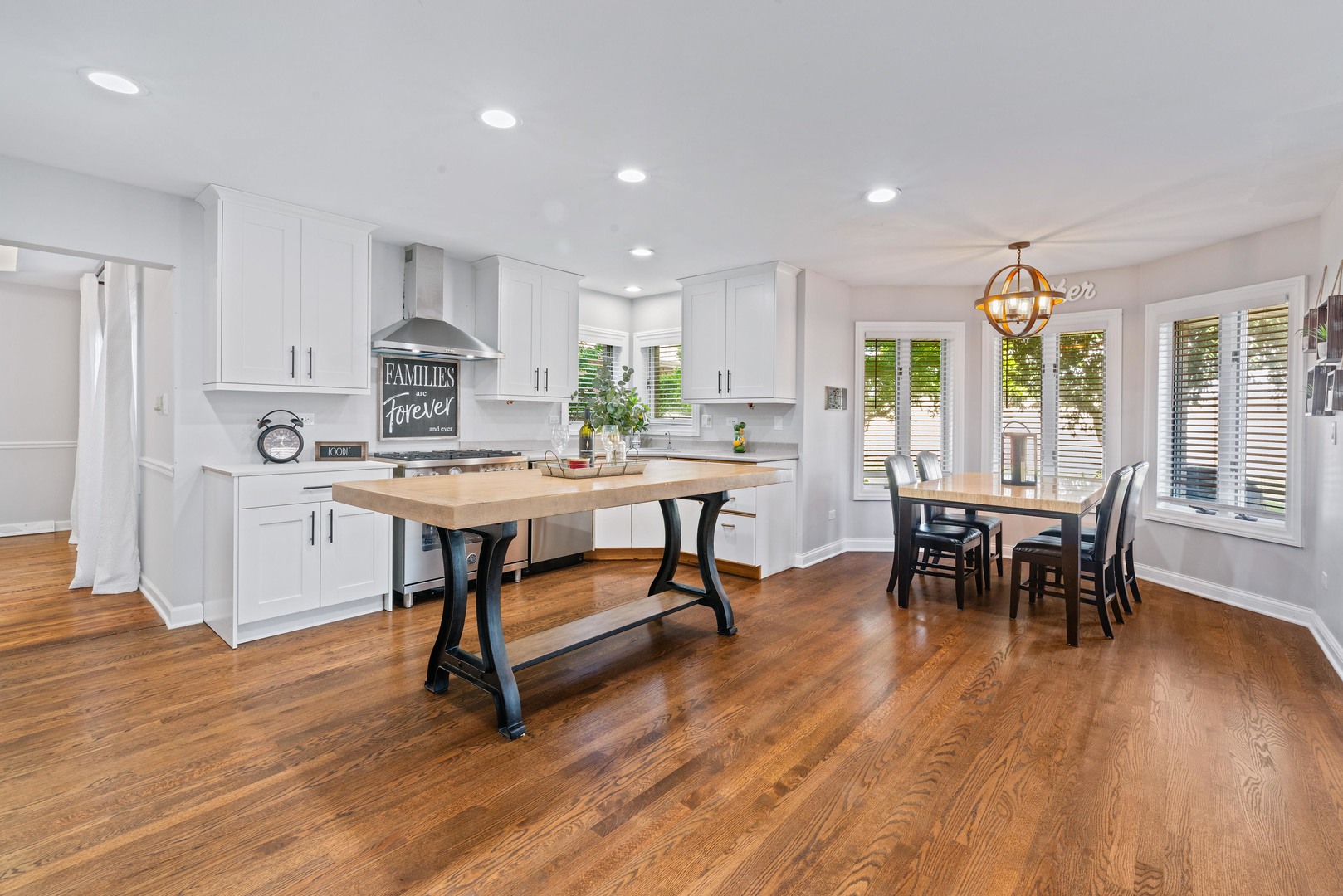 9704 W 56th Street, Countryside, IL 60525