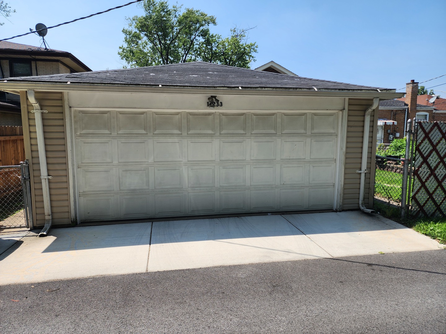 14233 S Wentworth Avenue, Riverdale, IL 60827