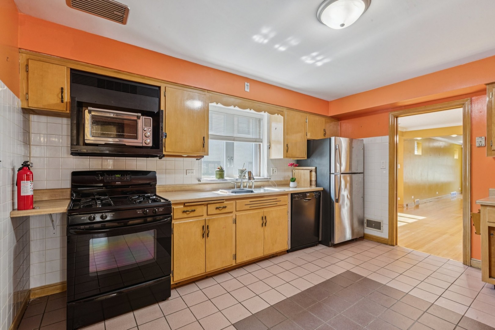 14233 S Wentworth Avenue, Riverdale, IL 60827