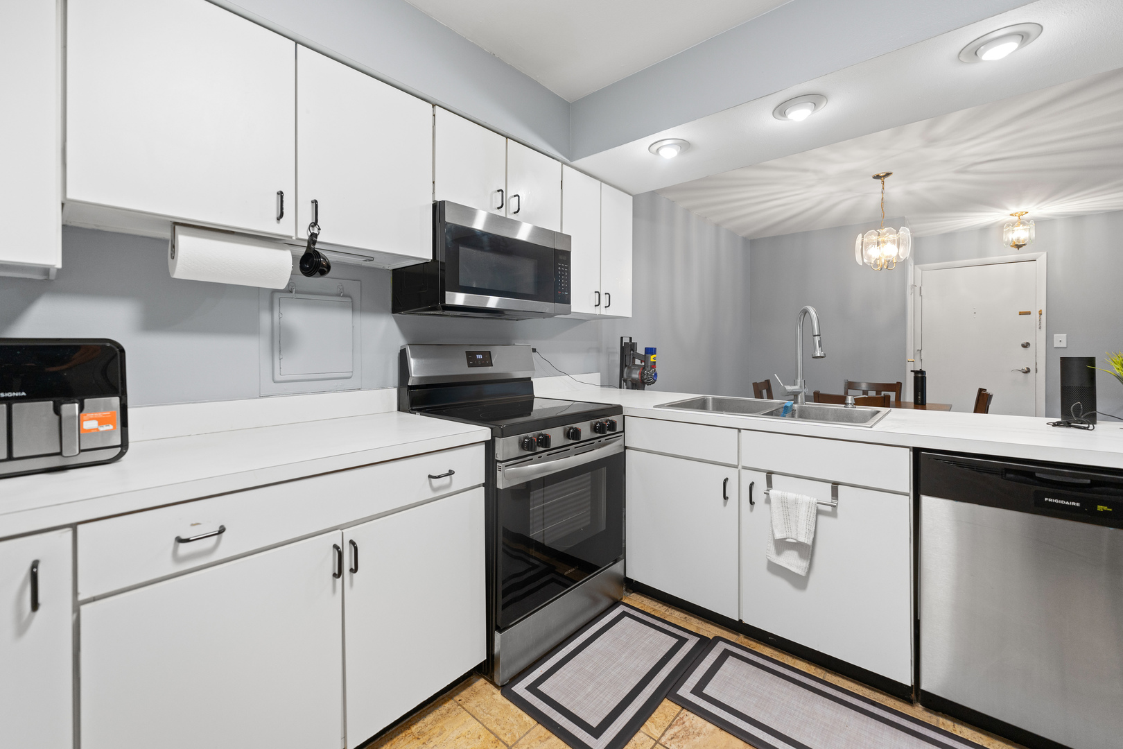 4602 Euclid Avenue #2A, Rolling Meadows, IL 60008