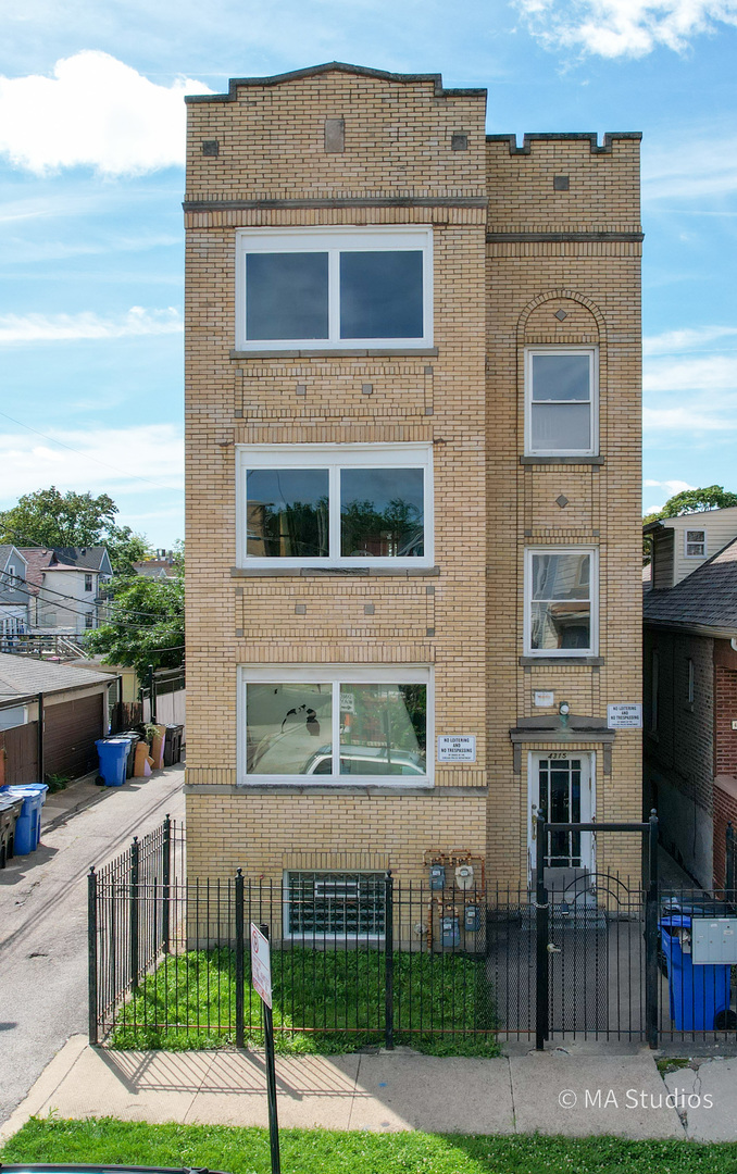 4315 W Dickens Avenue, Chicago, IL 60639