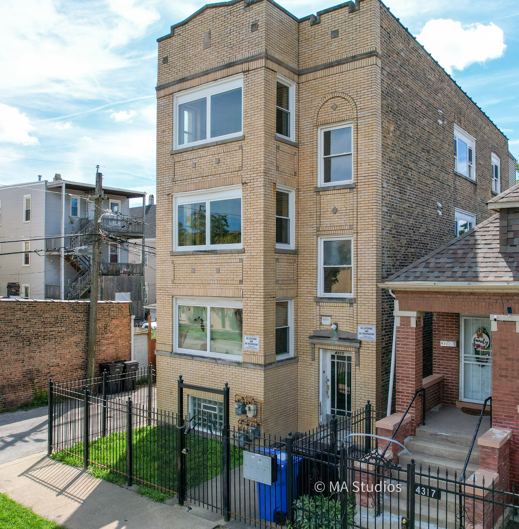 4315 W Dickens Avenue, Chicago, IL 60639