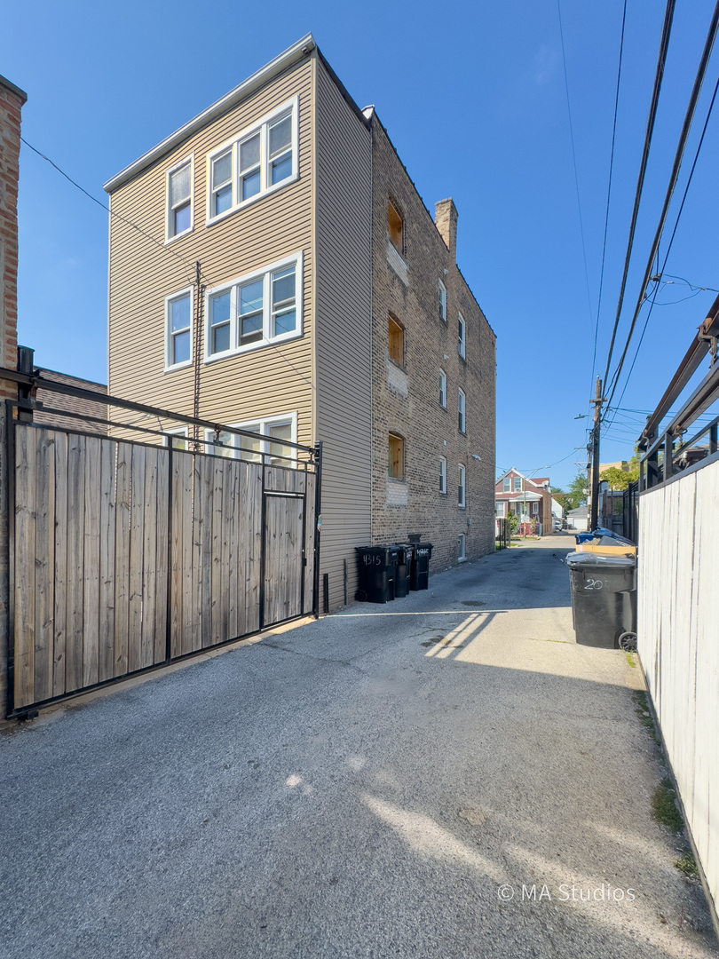 4315 W Dickens Avenue, Chicago, IL 60639