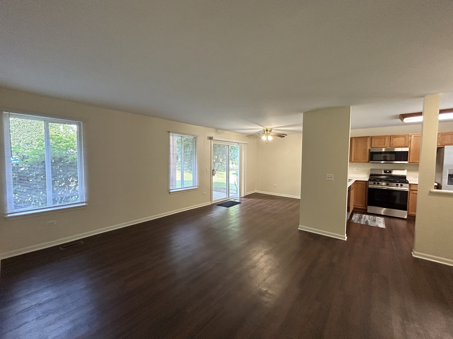 2300 Woodside Drive, Carpentersville, IL 60110