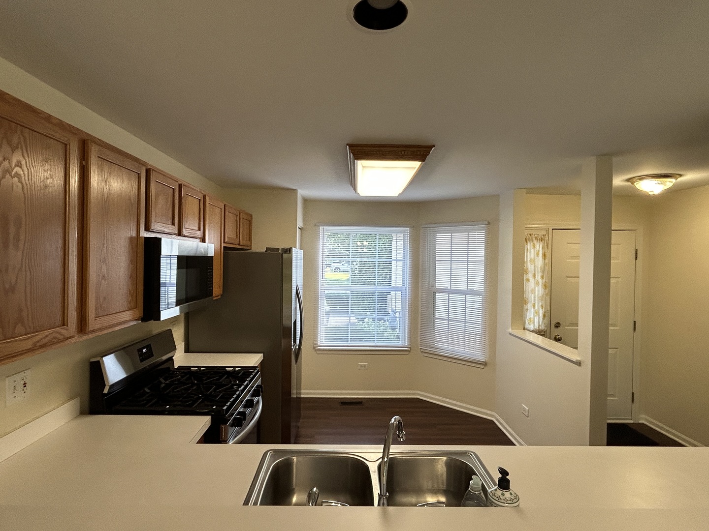2300 Woodside Drive, Carpentersville, IL 60110