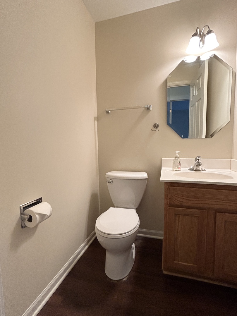 2300 Woodside Drive, Carpentersville, IL 60110