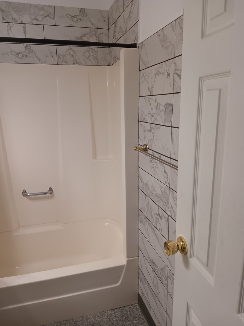 446 Montrose Drive, Romeoville, IL 60446