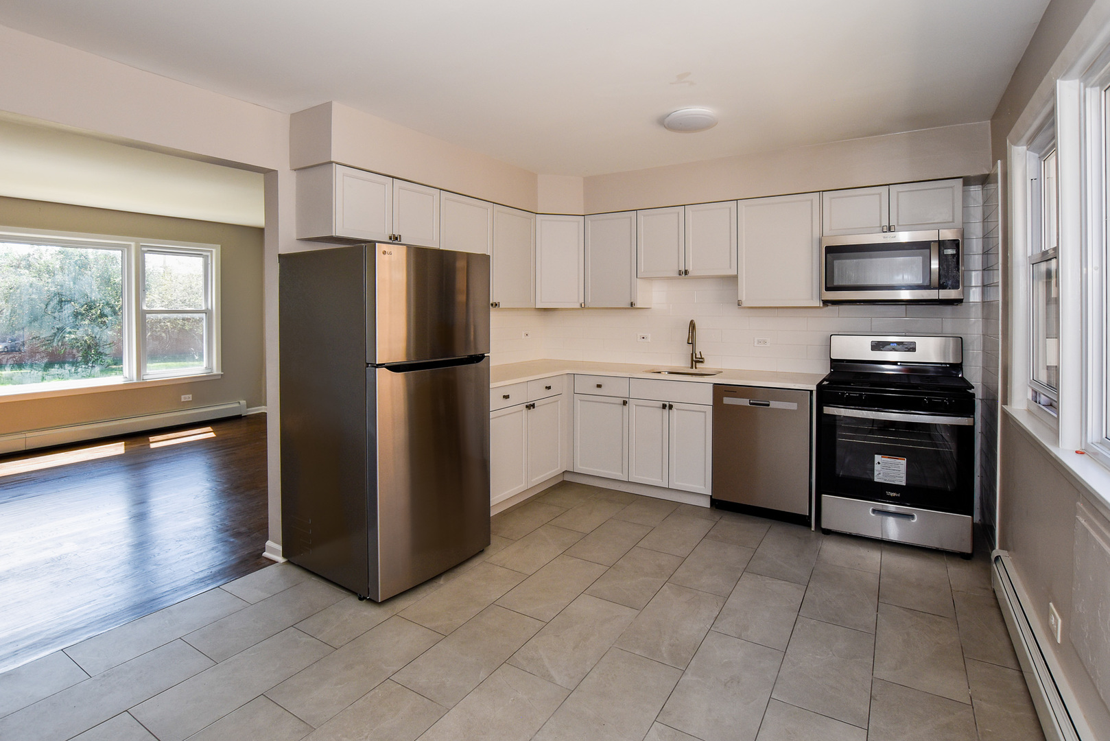 60 N Wolf Road #1W, Wheeling, IL 60090
