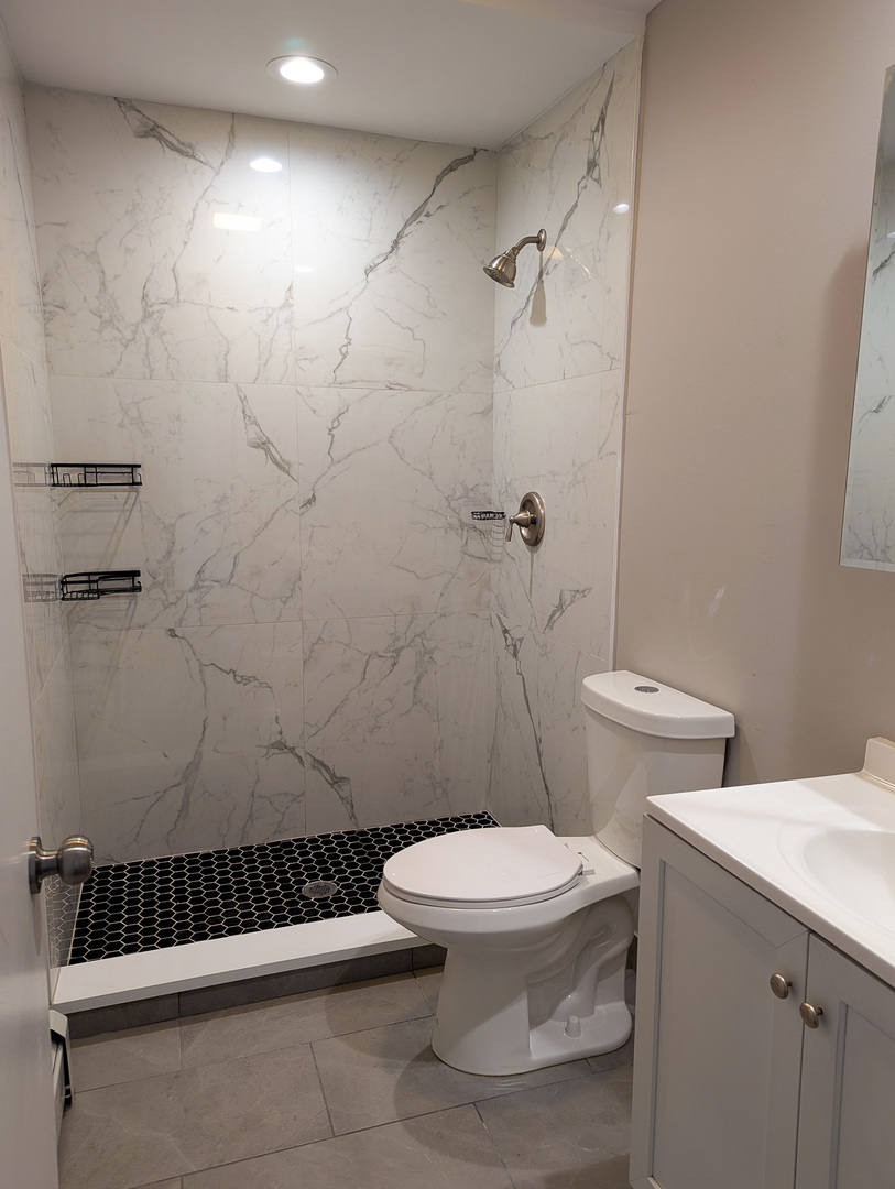 60 N Wolf Road #1W, Wheeling, IL 60090