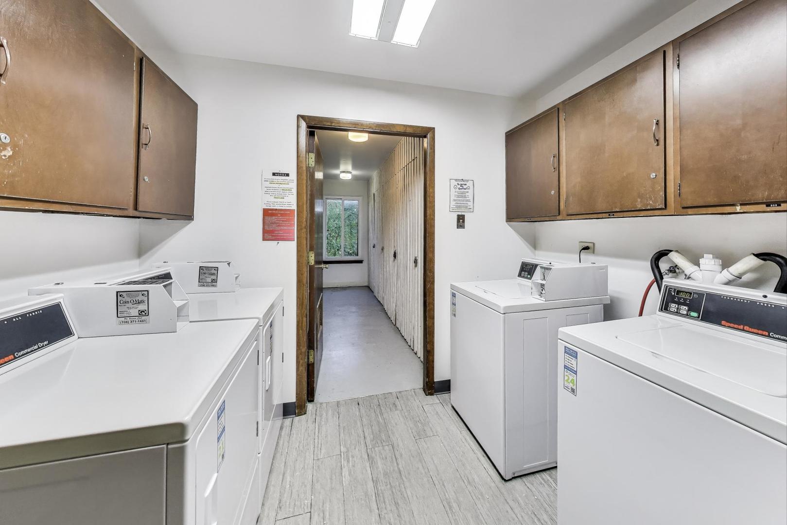 5840 W 104th Street #209, Oak Lawn, IL 60453
