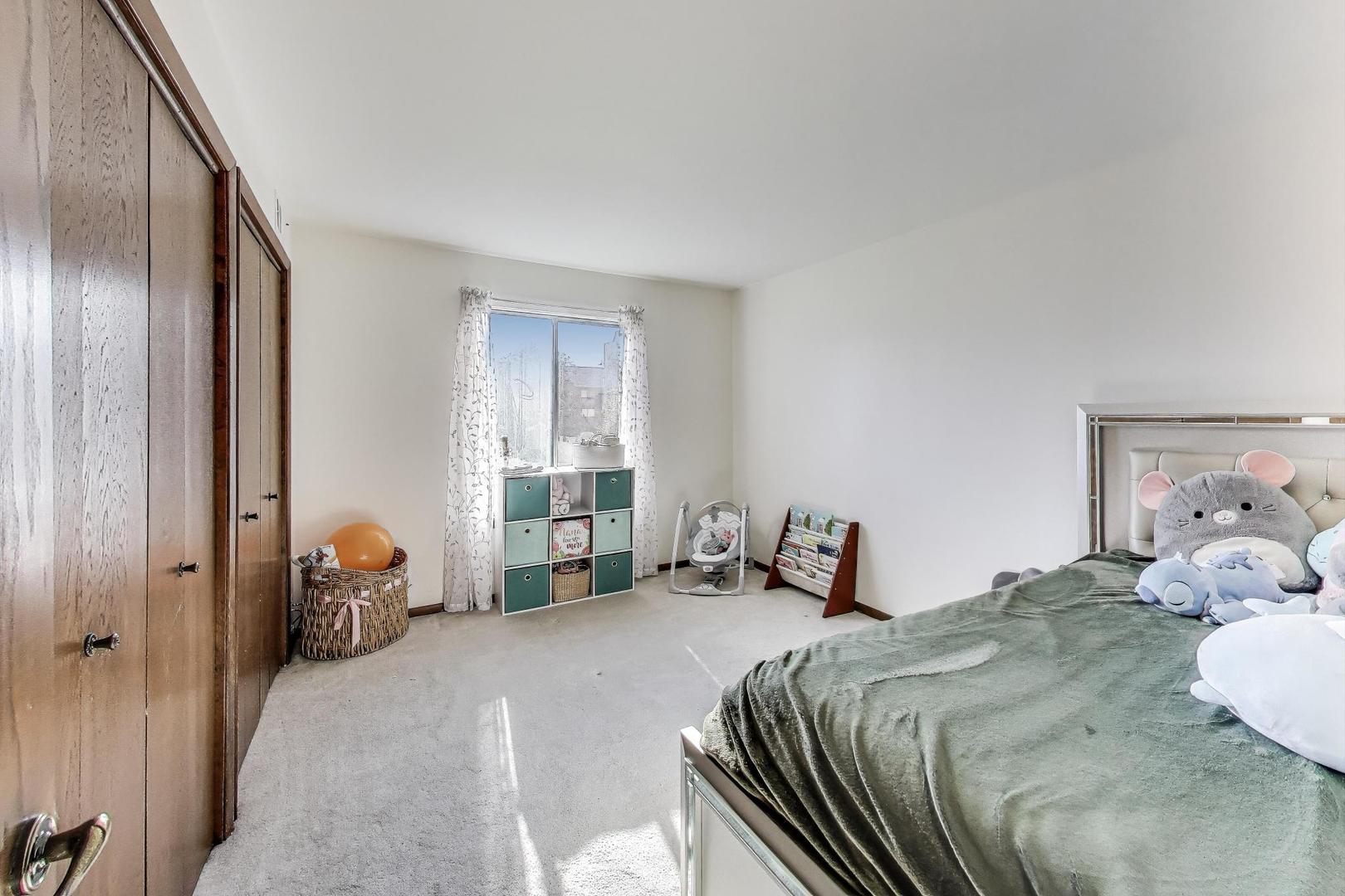 5840 W 104th Street #209, Oak Lawn, IL 60453