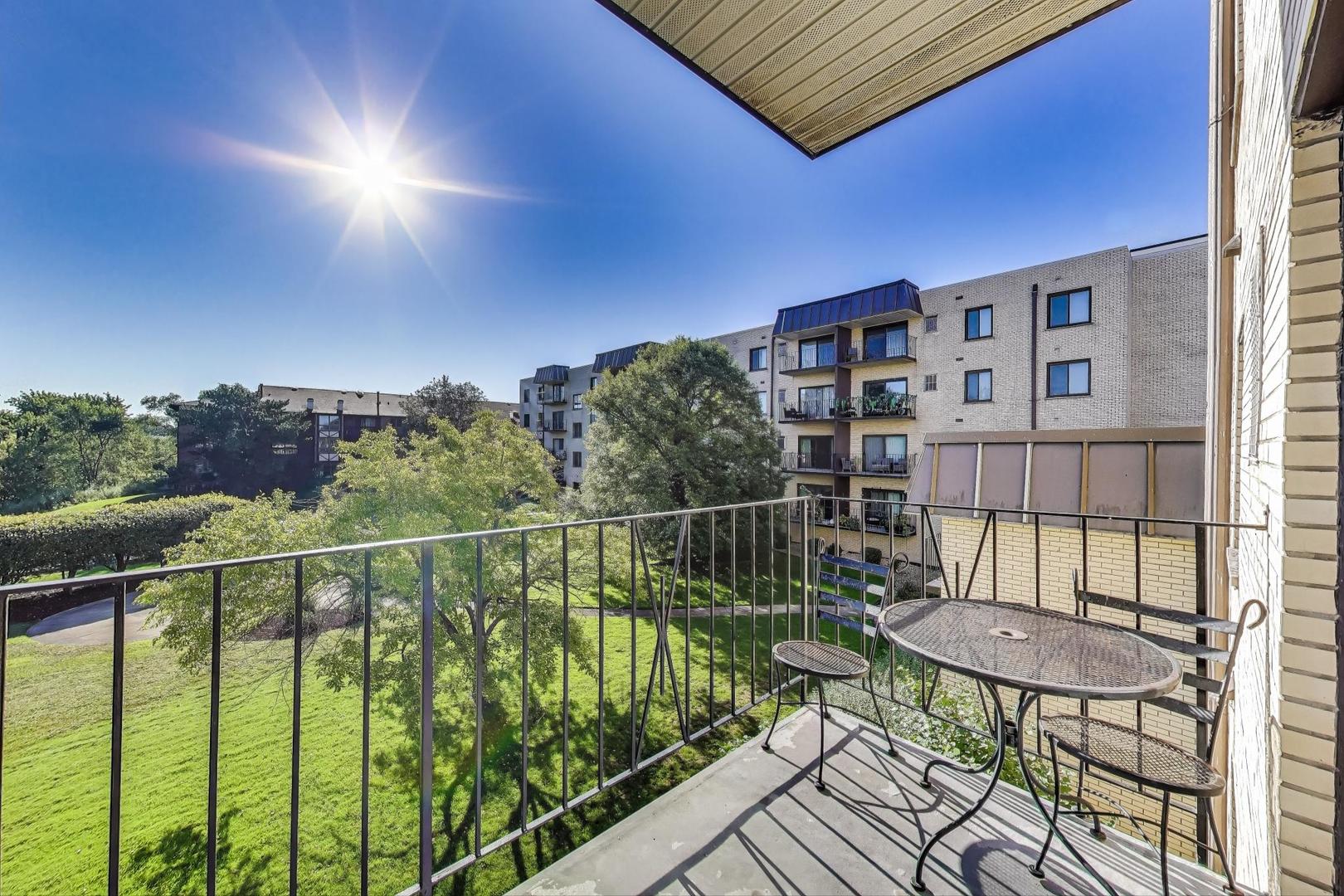 5840 W 104th Street #209, Oak Lawn, IL 60453