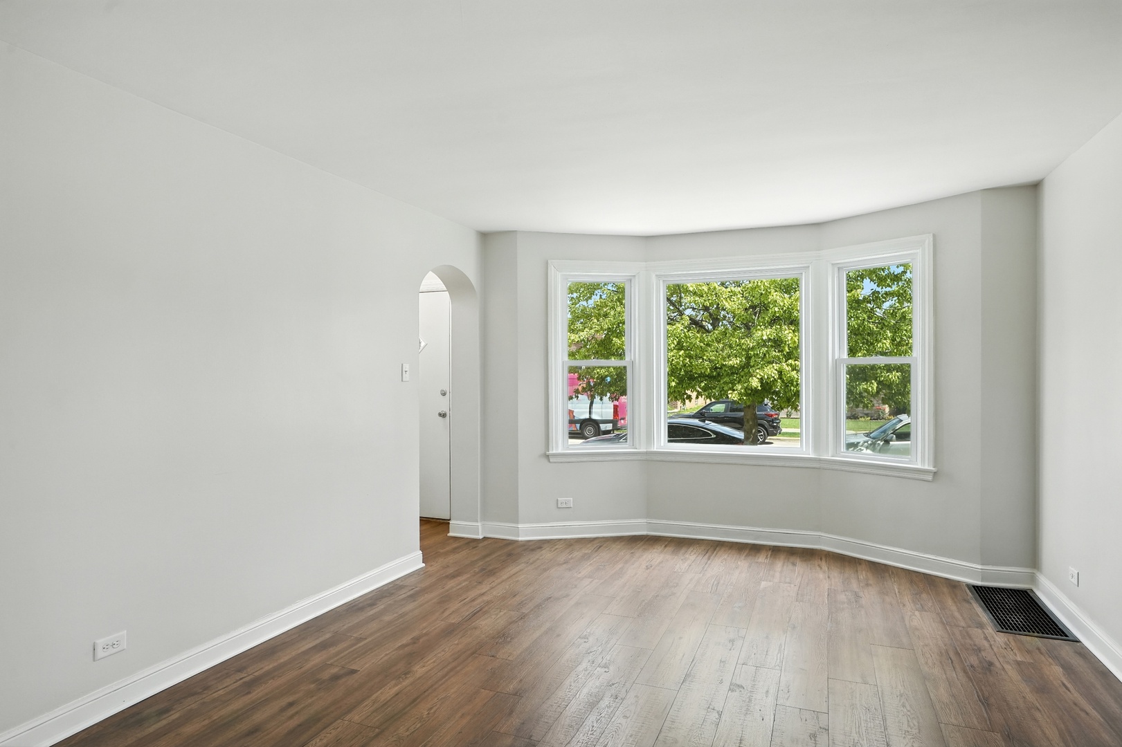 10844 S Avenue M, Chicago, IL 60617